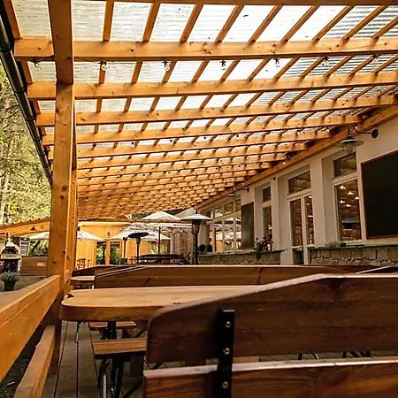 Kouty Hotel